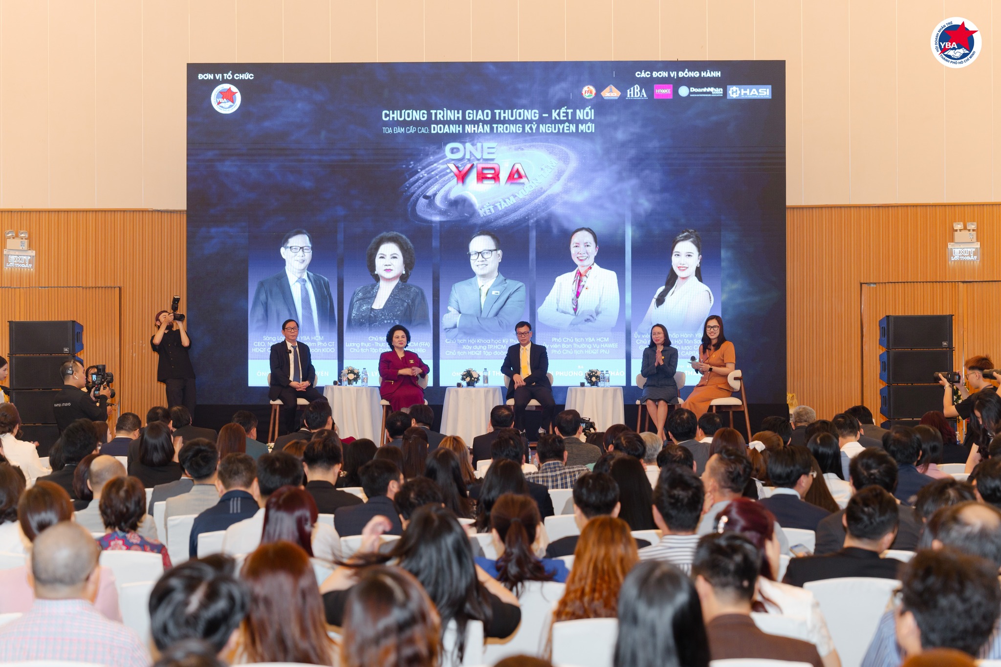 Khởi động Hệ Sinh Thái Liên Kết Doanh Nhân TP.HCM qua Tọa đàm Cấp Cao Doanh Nhân Trong Kỷ Nguyên Mới – Hiệp Lực Vươn Tầm