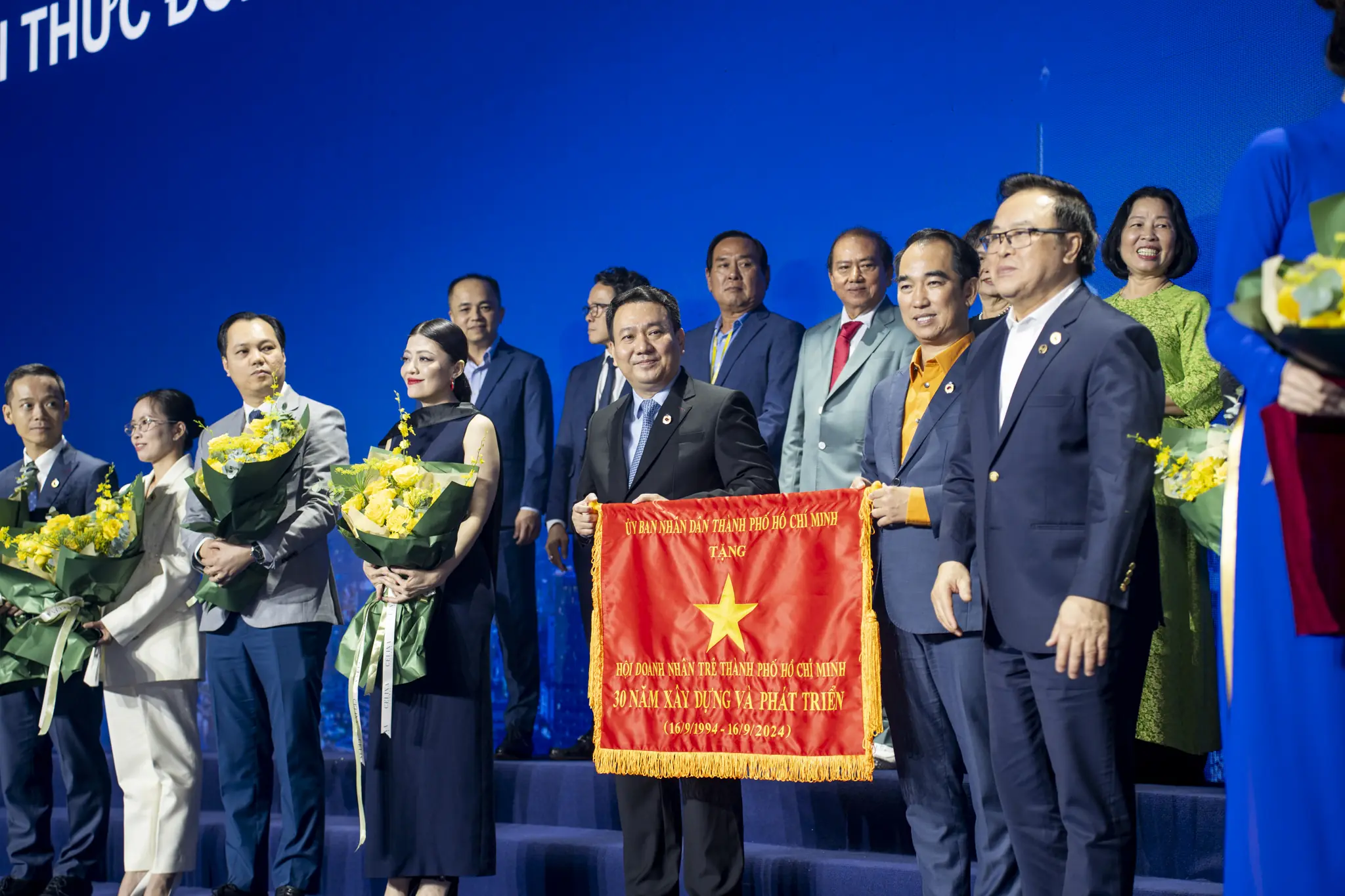 Hình ảnh phụ
