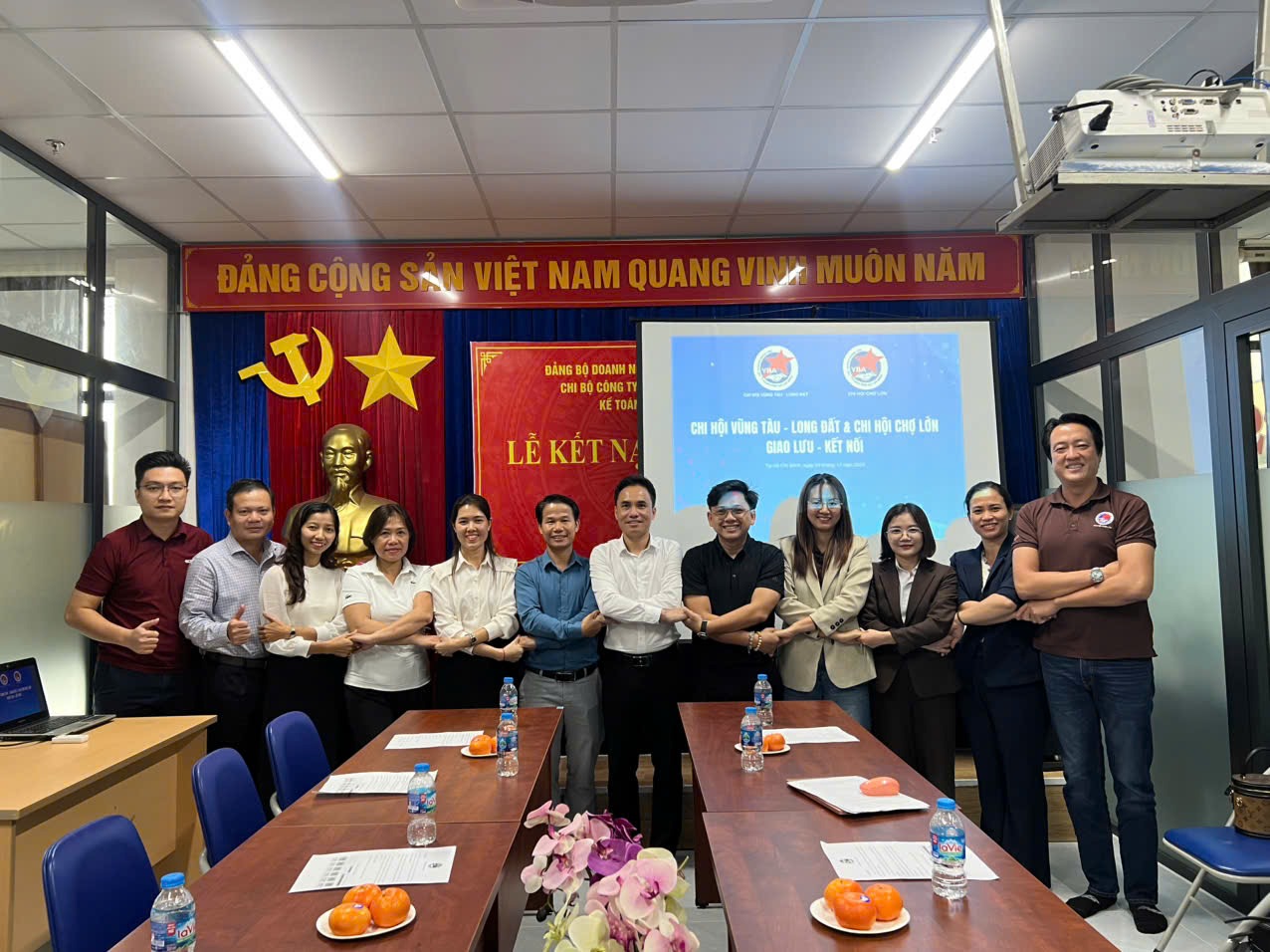 Giao lưu với chi hội Chợ Lớn