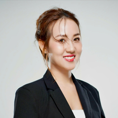 Chị Hoàng Thùy Lâm