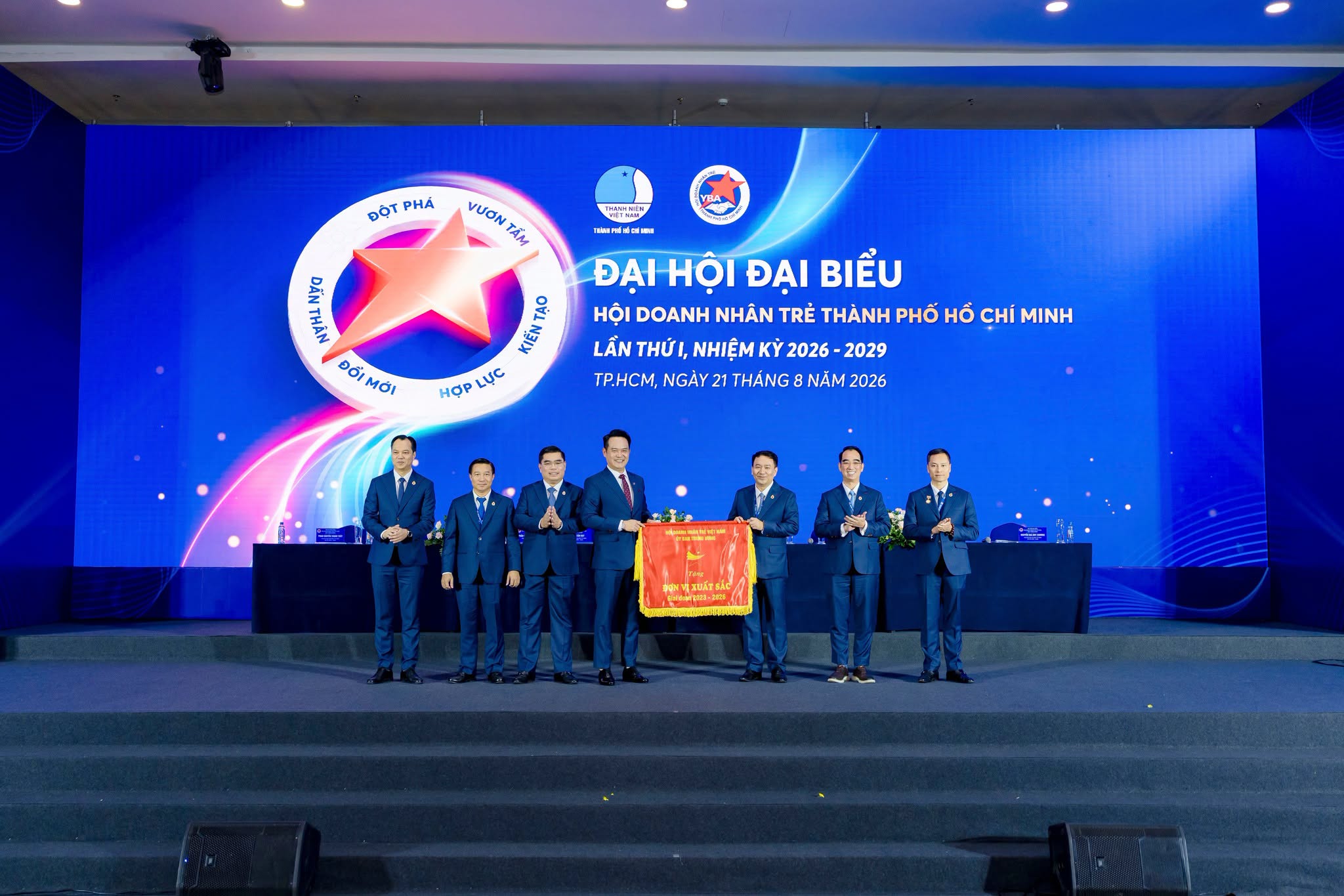 Vinh danh những tập thể, cá nhân tiêu biểu của Hội Doanh nhân Trẻ TP. Hồ Chí Minh