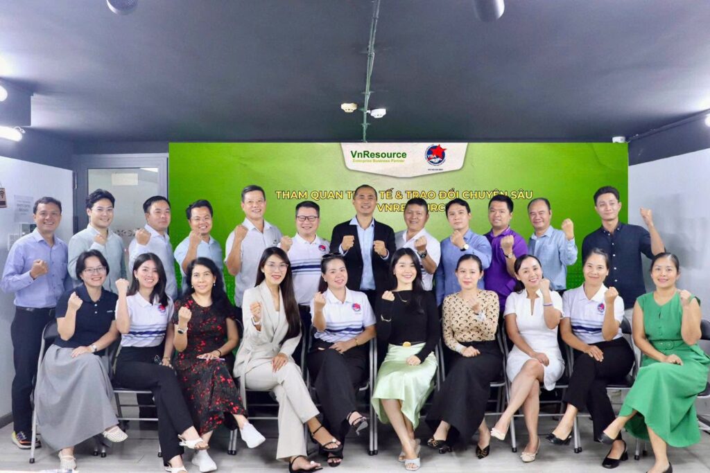 YBA Gia Định tham quan và trao đổi chuyên sâu tại VNResource