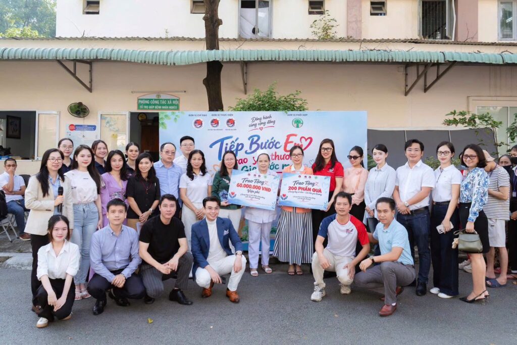 YBA Tân Sơn Nhất và YBA Sài Gòn trao 131,5 triệu đồng hỗ trợ trẻ em đang điều trị tại Bệnh viện Nhi Đồng 2